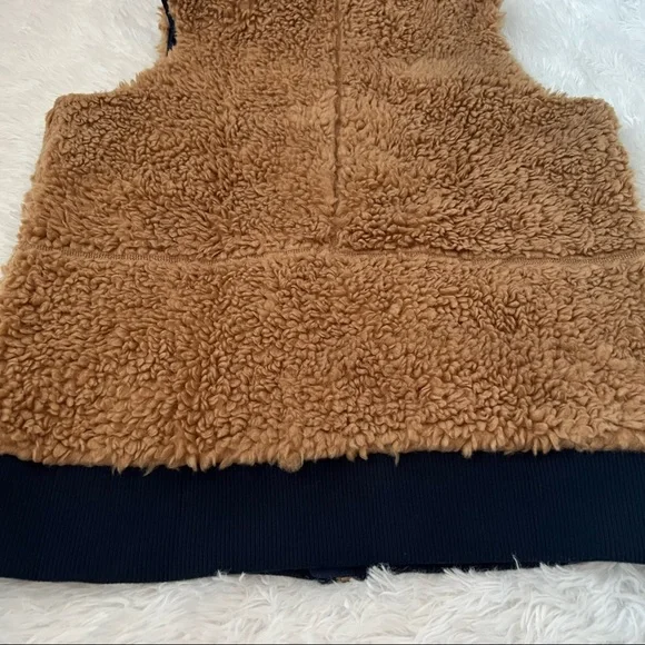 🍒𝗣𝗮𝘁𝗮𝗴𝗼𝗻𝗶𝗮 𝗗𝘂𝘀𝘁𝘆 𝗠𝗲𝘀𝗮 𝗩𝗲𝘀𝘁 𝗶𝗻 𝗟𝗮𝗿𝗴𝗲 - Picture 9 of 12